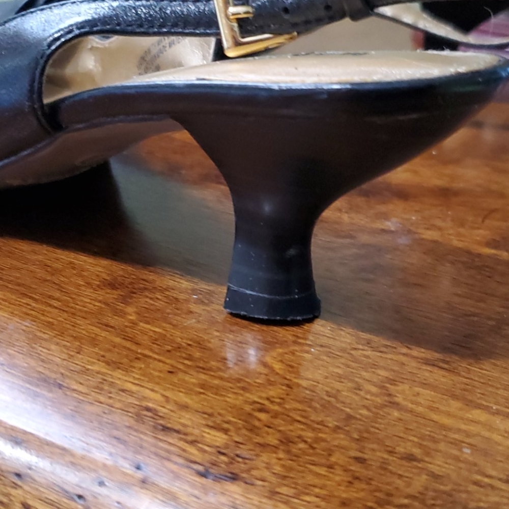 Shoes - Picture 3 of 4